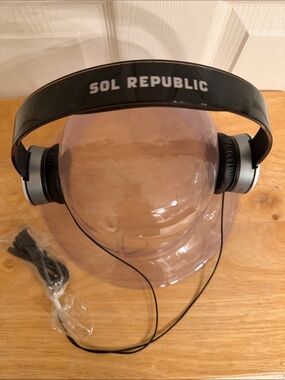 Sol Republic V10 On-Ear Wired Headphones•Black and Silver•Brand New